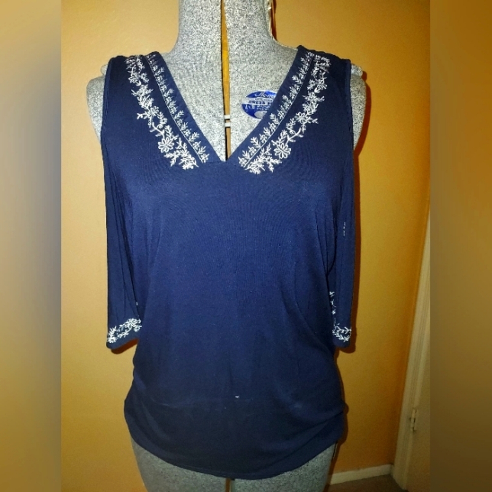 Adrianna Papell Blue Embellished Peek A Boo Shoulder Sleeve